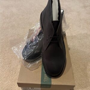 Clarks Men's Dark Gray Leather Chukka Boots